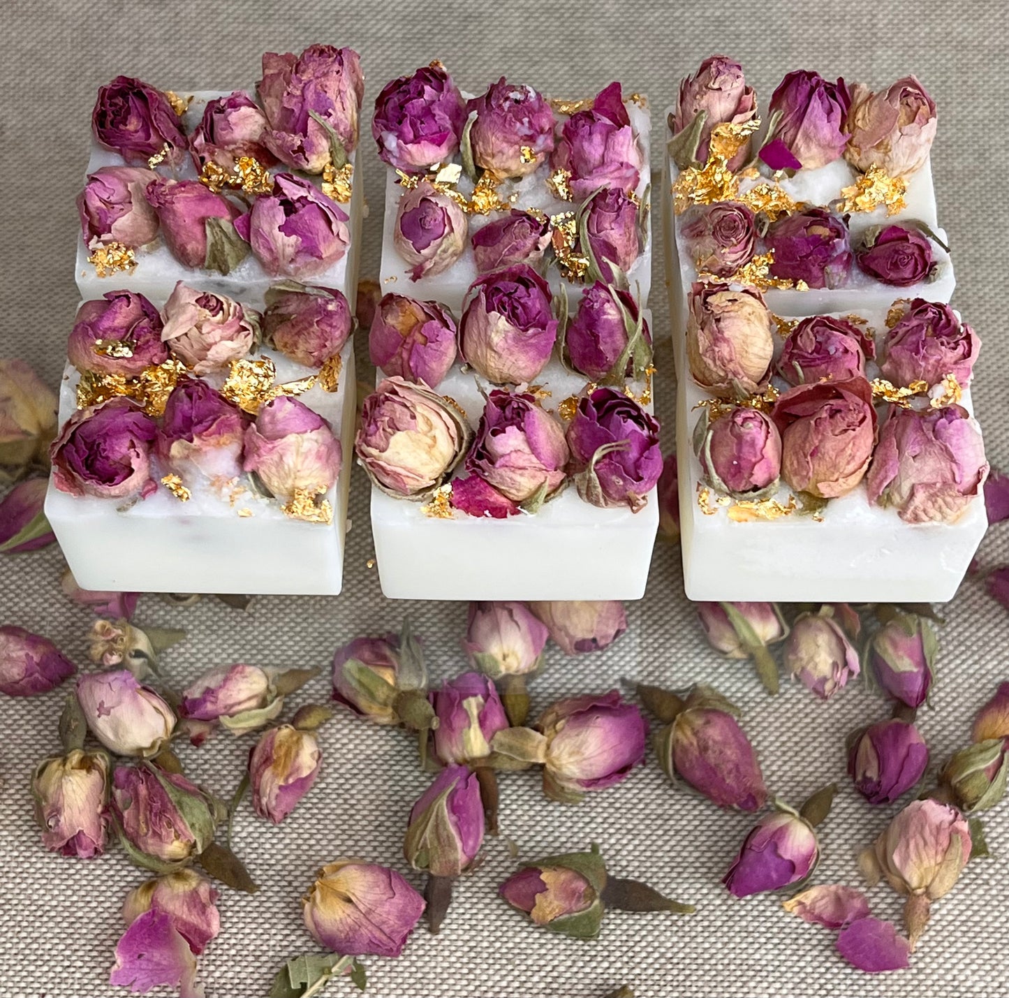 ROSE PETAL, SPUN SUGAR & TONKA BEAN WAX MELT BOUQUET (20hrs melt time) - XOXO